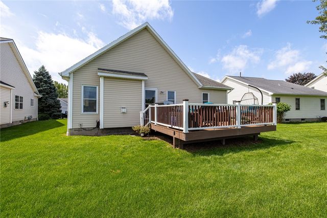 17 Foxtail Ln, Chili, NY 14514