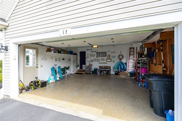 17 Foxtail Ln, Chili, NY 14514