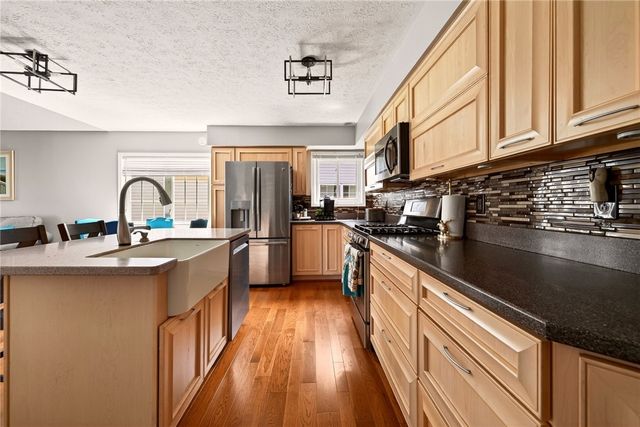 17 Foxtail Ln, Chili, NY 14514