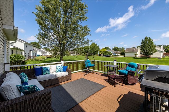 17 Foxtail Ln, Chili, NY 14514
