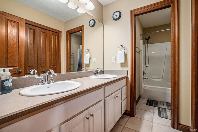 20237 Eagle Hill Lane, Goshen, IN 46528