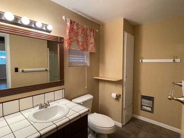 11888 FM RD 2069, Seymour, TX 76380