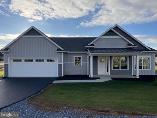 90 SOUTH VILLAGE CIR #240, Palmyra, PA 17078