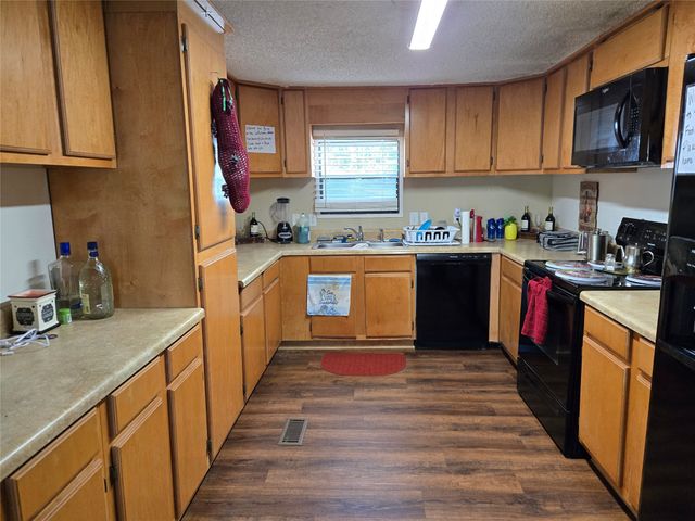 126 Bay Drive, Mabank, TX 75156