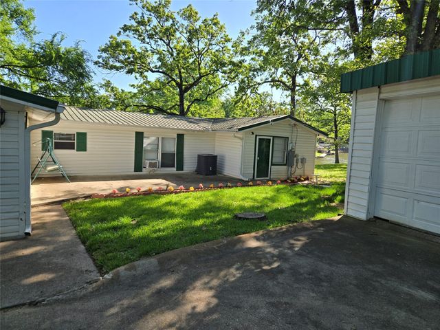 126 Bay Drive, Mabank, TX 75156