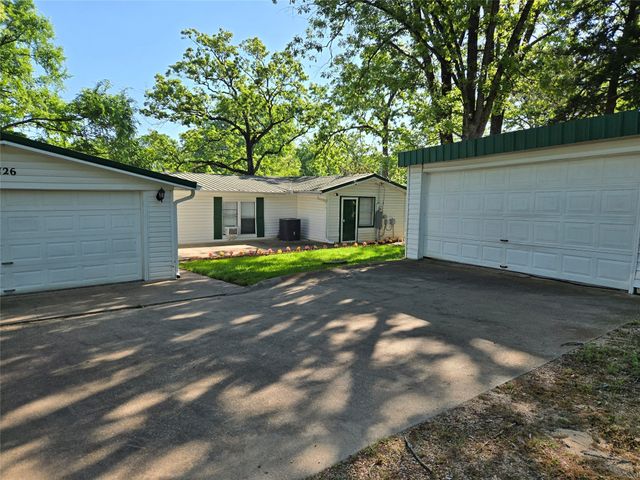 126 Bay Drive, Mabank, TX 75156