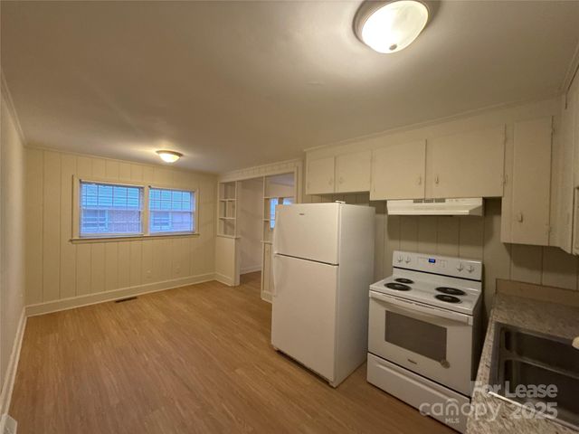 4409 Brooktree Drive, Charlotte, NC 28208