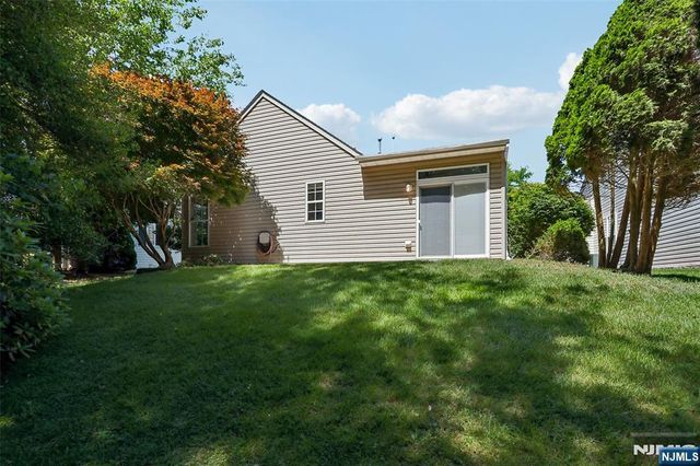 24 Morning Glory Court, Brick, NJ 08724
