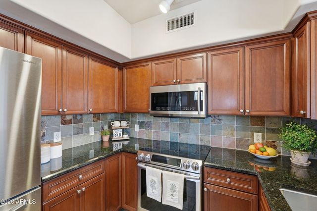 20660 N 40TH Street 2012, Phoenix, AZ 85050