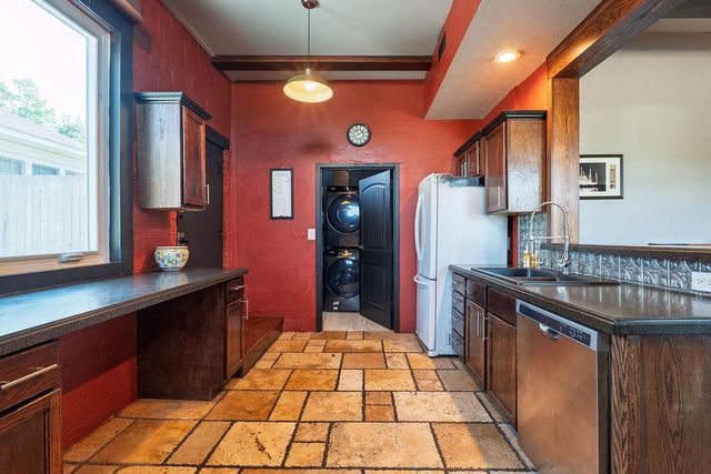 1302 E Main Street, Shawnee, OK 74801