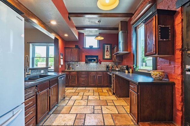 1302 E Main Street, Shawnee, OK 74801