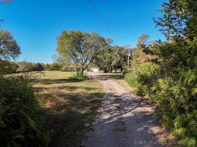 7583 Muncrief Road, Kingston, OK 73439