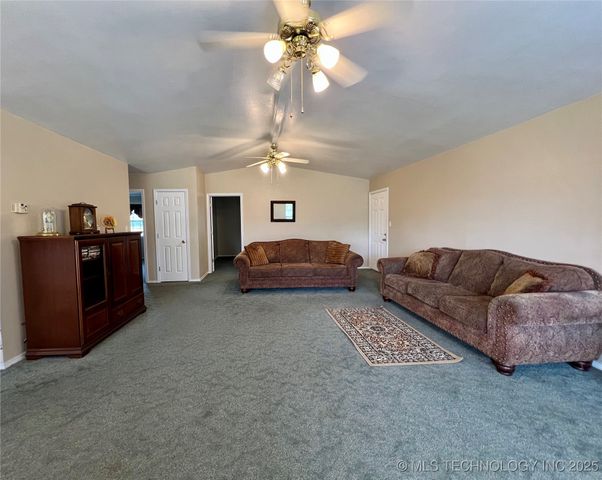 7583 Muncrief Road, Kingston, OK 73439