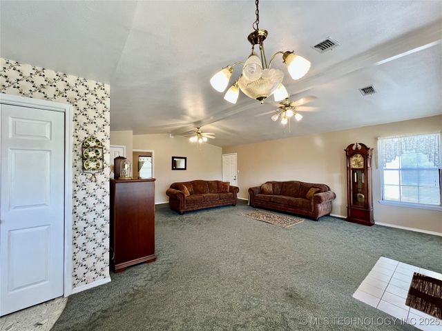 7583 Muncrief Road, Kingston, OK 73439