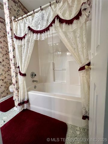 7583 Muncrief Road, Kingston, OK 73439