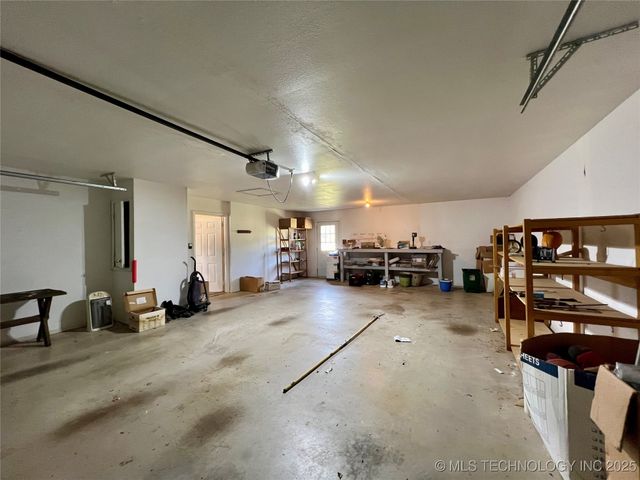 7583 Muncrief Road, Kingston, OK 73439