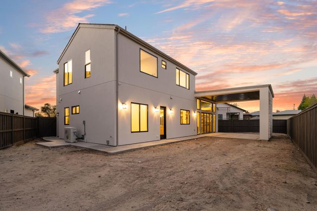 4111 Hardrock Ct, Rocklin, CA 95677