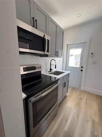 4028 SW 11th St asturias, Miami, FL 33134