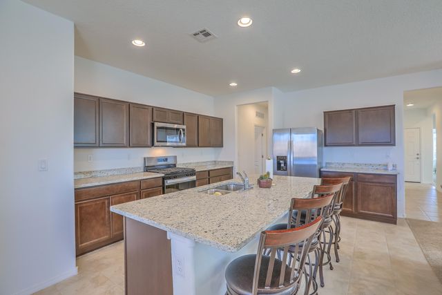 233 Spectrum Avenue SW, Rio Rancho, NM 87124