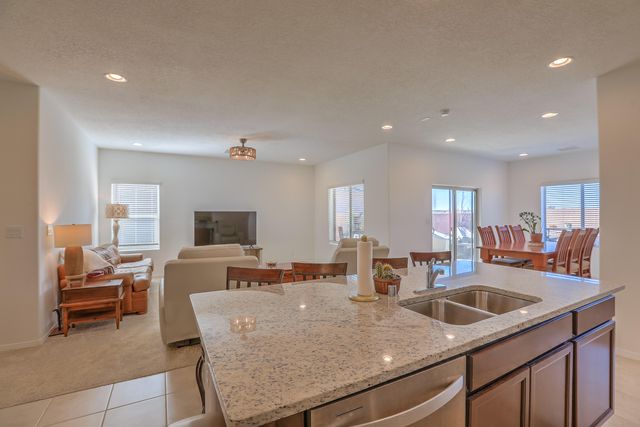 233 Spectrum Avenue SW, Rio Rancho, NM 87124