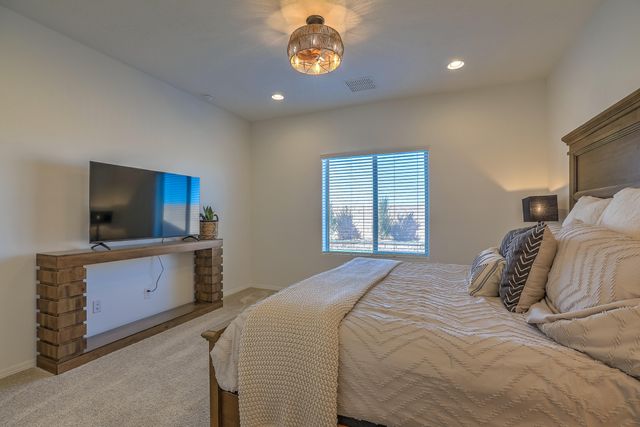 233 Spectrum Avenue SW, Rio Rancho, NM 87124