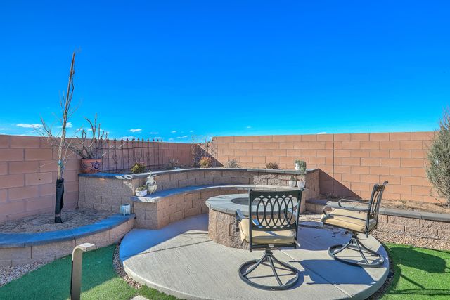 233 Spectrum Avenue SW, Rio Rancho, NM 87124
