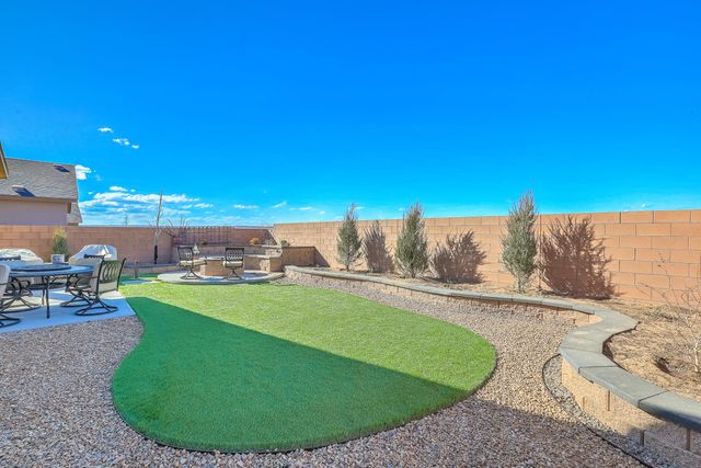 233 Spectrum Avenue SW, Rio Rancho, NM 87124
