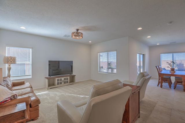 233 Spectrum Avenue SW, Rio Rancho, NM 87124