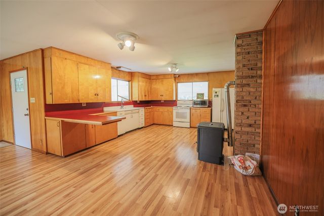 38013 US 2, Sultan, WA 98294