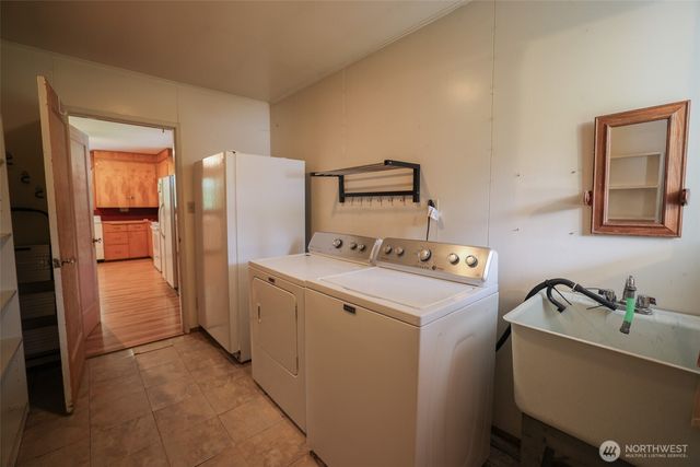 38013 US 2, Sultan, WA 98294