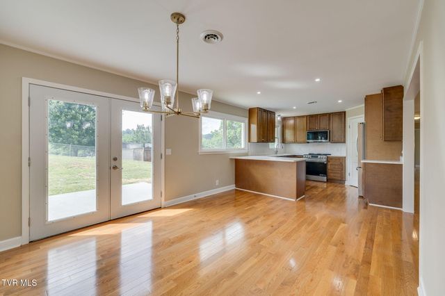 806 Sir Echo Drive, Kingsport, TN 37663