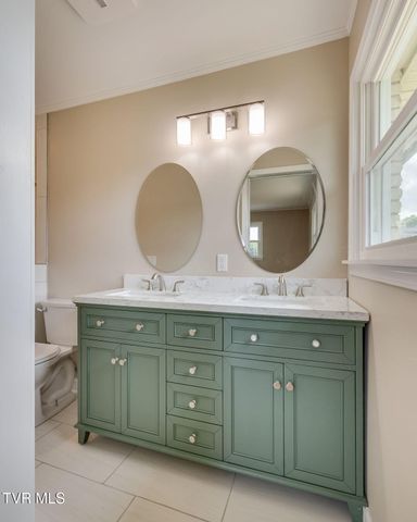 806 Sir Echo Drive, Kingsport, TN 37663