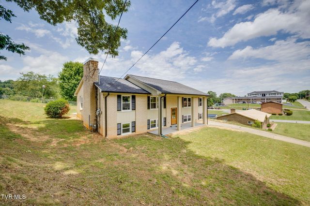 806 Sir Echo Drive, Kingsport, TN 37663