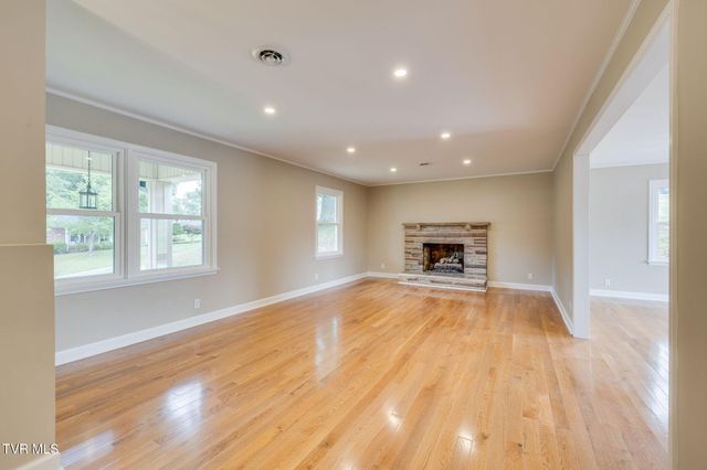 806 Sir Echo Drive, Kingsport, TN 37663