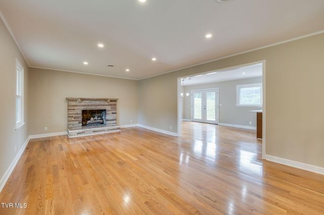 806 Sir Echo Drive, Kingsport, TN 37663