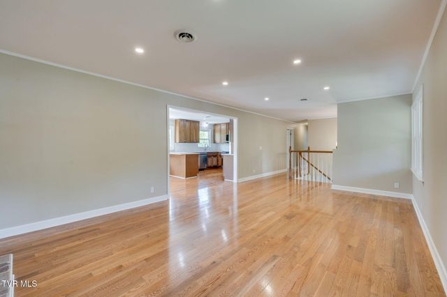 806 Sir Echo Drive, Kingsport, TN 37663