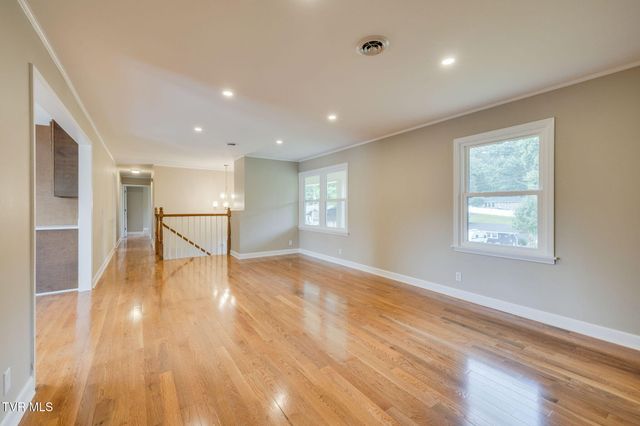 806 Sir Echo Drive, Kingsport, TN 37663