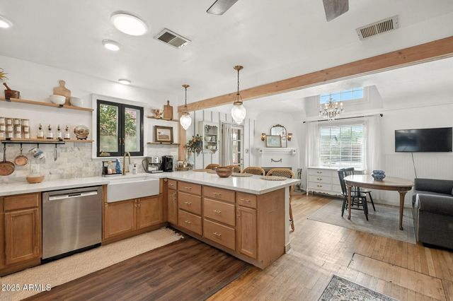 1922 W HOLLY Street, Phoenix, AZ 85009