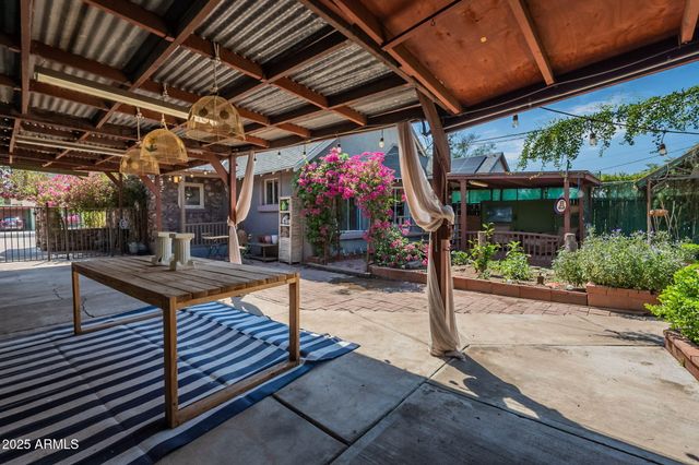 1922 W HOLLY Street, Phoenix, AZ 85009