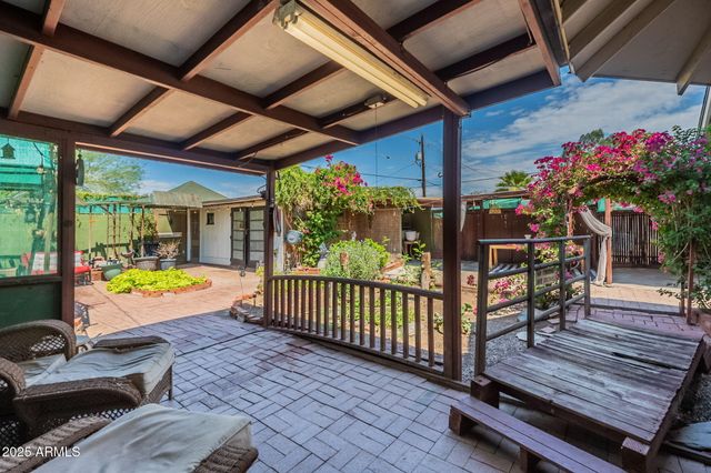 1922 W HOLLY Street, Phoenix, AZ 85009