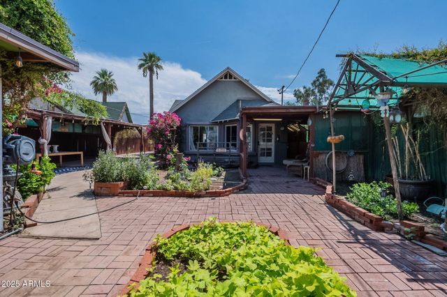 1922 W HOLLY Street, Phoenix, AZ 85009