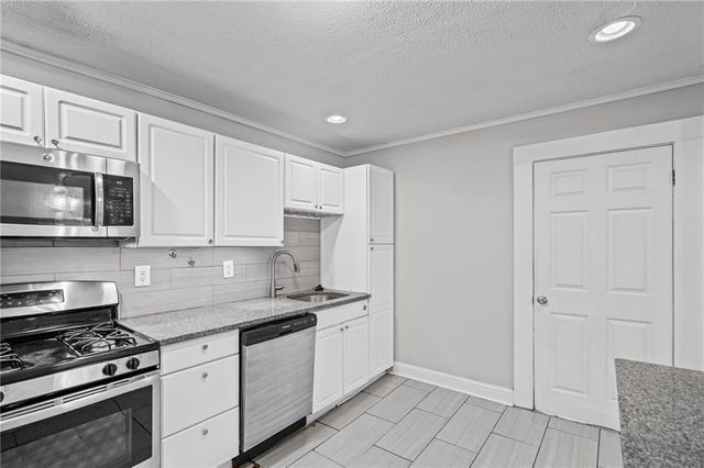 4333 Bell Street, Kansas City, MO 64111