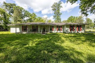 6229 Rougon Rd, Port Allen, LA 70767