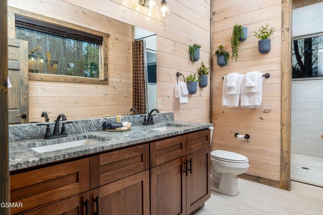 456 Winfield Heights Road, Gatlinburg, TN 37738