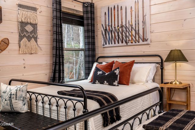 456 Winfield Heights Road, Gatlinburg, TN 37738