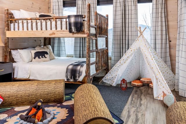 456 Winfield Heights Road, Gatlinburg, TN 37738