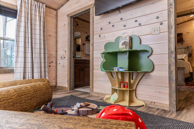 456 Winfield Heights Road, Gatlinburg, TN 37738