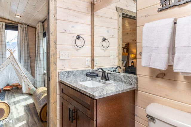 456 Winfield Heights Road, Gatlinburg, TN 37738