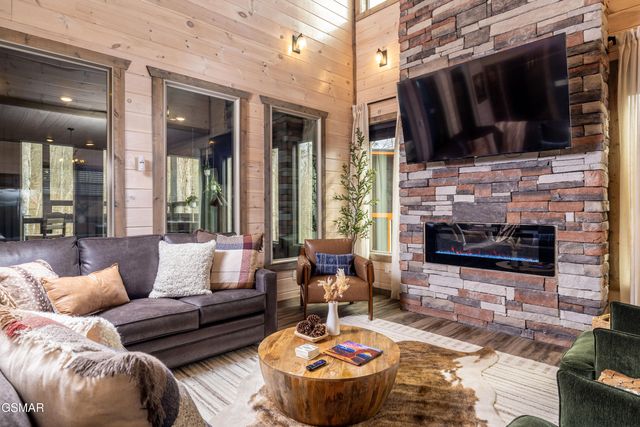 456 Winfield Heights Road, Gatlinburg, TN 37738