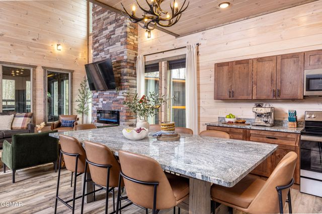 456 Winfield Heights Road, Gatlinburg, TN 37738